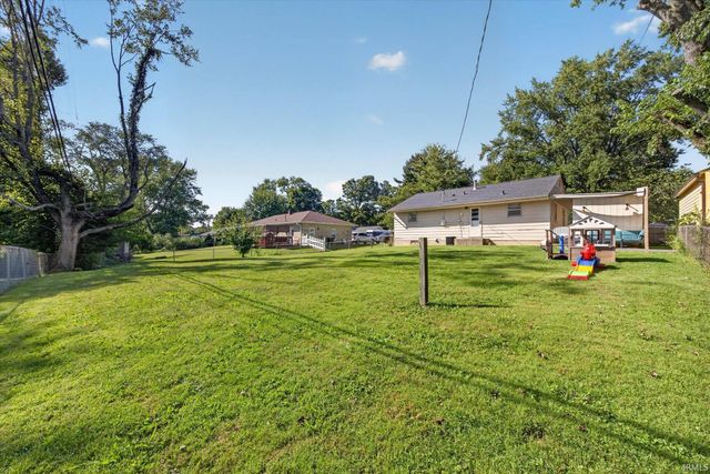 653 W Green Road, Bloomington, IN 47403