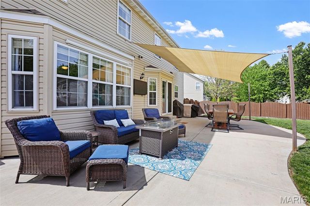 2713 Falcon Crest Drive, Edwardsville, IL 62025