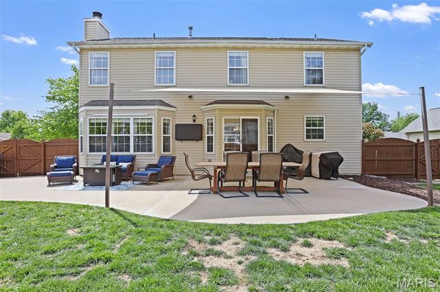 2713 Falcon Crest Drive, Edwardsville, IL 62025