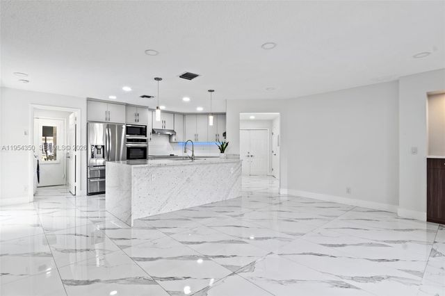 6357 Brava Way, Boca Raton, FL 33433