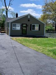 9550 Flora Avenue, St Louis, MO 63114