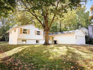 53212 Nadine Street, South Bend, IN 46637