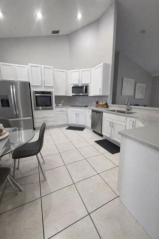 2240 BAGDAD AVENUE, Orlando, FL 32833