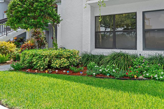 5152 Golfview Court, Delray Beach, FL 33484