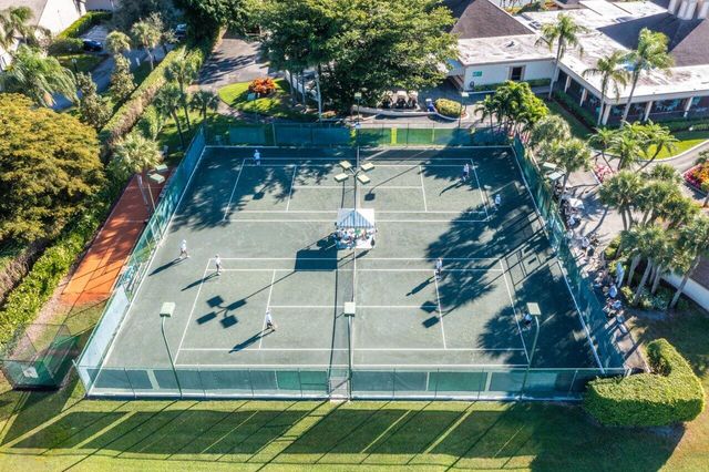 5152 Golfview Court, Delray Beach, FL 33484