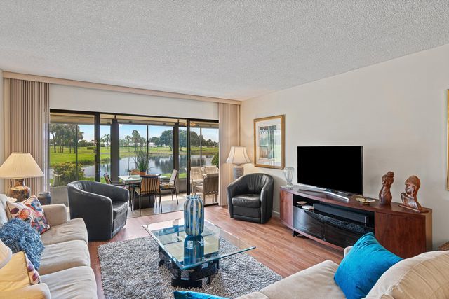 5152 Golfview Court, Delray Beach, FL 33484