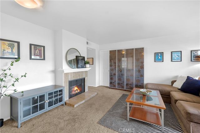 535 W 4th 312, Long Beach, CA 90802