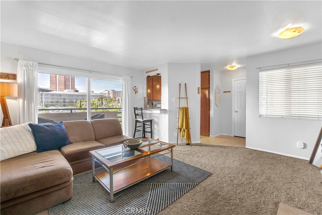 535 W 4th 312, Long Beach, CA 90802