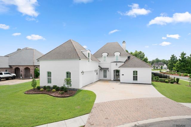 8787 Lake Carriage Dr, Baton Rouge, LA 70817