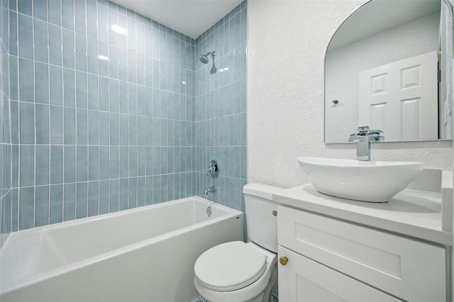 3130 19TH STREET N, St Petersburg, FL 33713