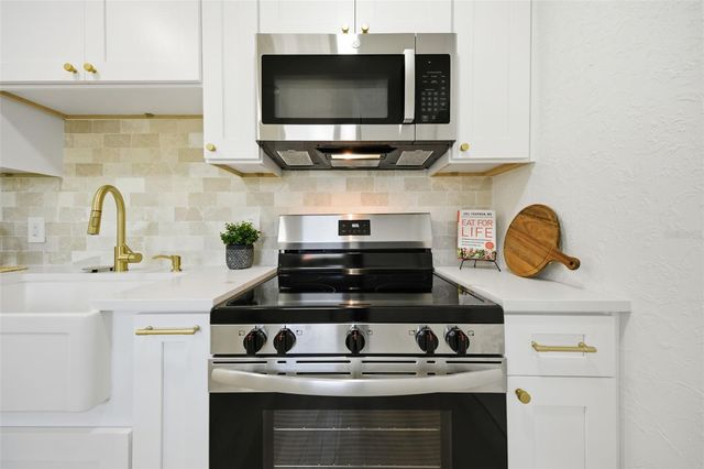 3130 19TH STREET N, St Petersburg, FL 33713