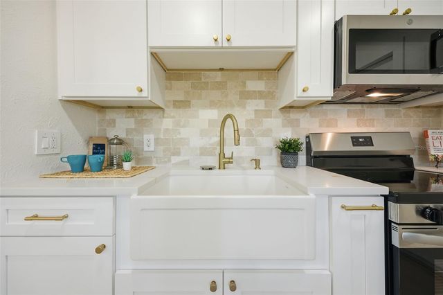 3130 19TH STREET N, St Petersburg, FL 33713