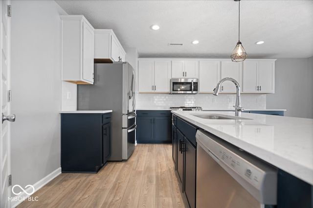13194 N Landing Circle E, Camby, IN 46113