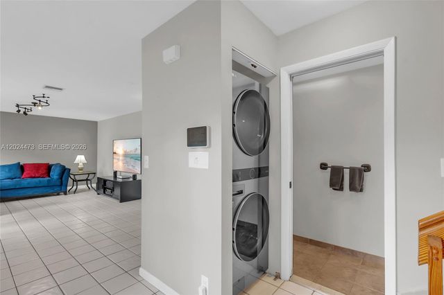 11022 Chandler Dr, Cooper City, FL 33026