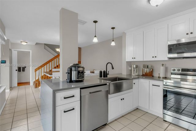 11022 Chandler Dr, Cooper City, FL 33026