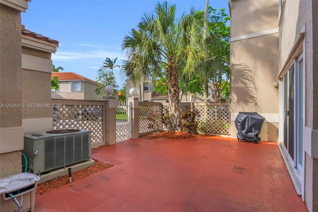 11022 Chandler Dr, Cooper City, FL 33026