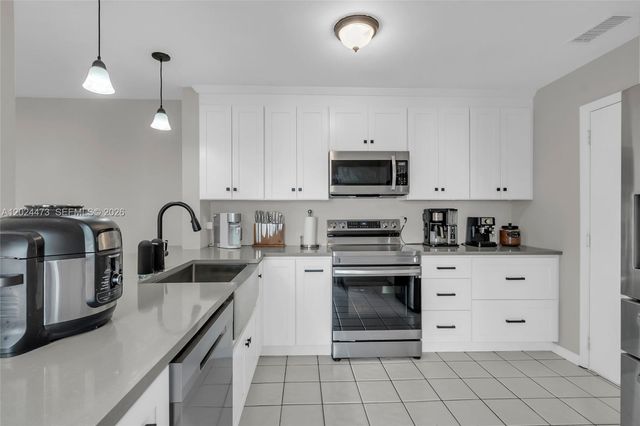 11022 Chandler Dr, Cooper City, FL 33026