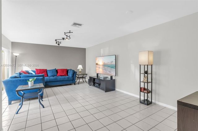 11022 Chandler Dr, Cooper City, FL 33026