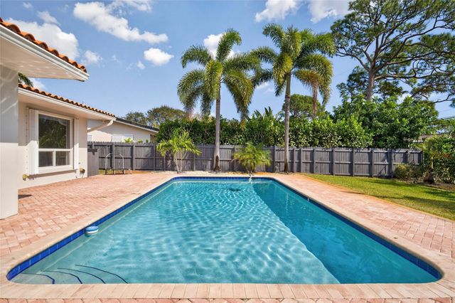 1762 NE 38th Street, Oakland Park, FL 33334