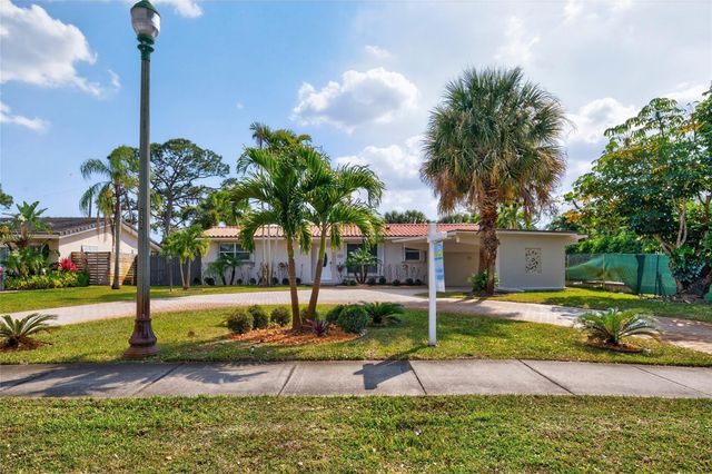 1762 NE 38th Street, Oakland Park, FL 33334