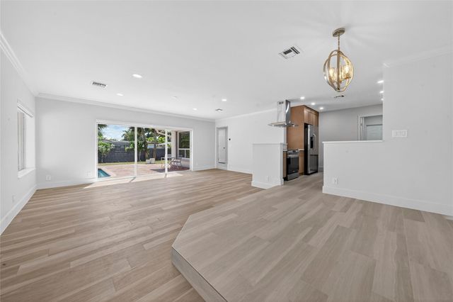 1762 NE 38th Street, Oakland Park, FL 33334