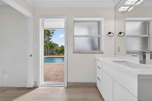 1762 NE 38th Street, Oakland Park, FL 33334