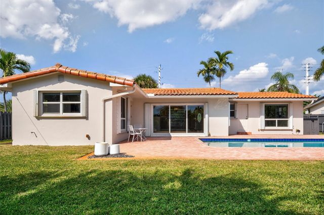 1762 NE 38th Street, Oakland Park, FL 33334