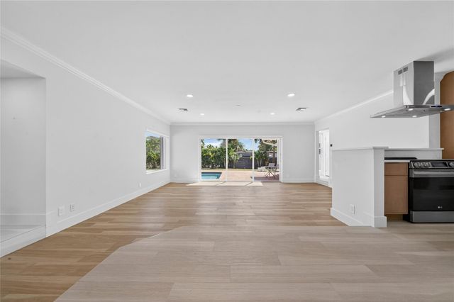 1762 NE 38th Street, Oakland Park, FL 33334