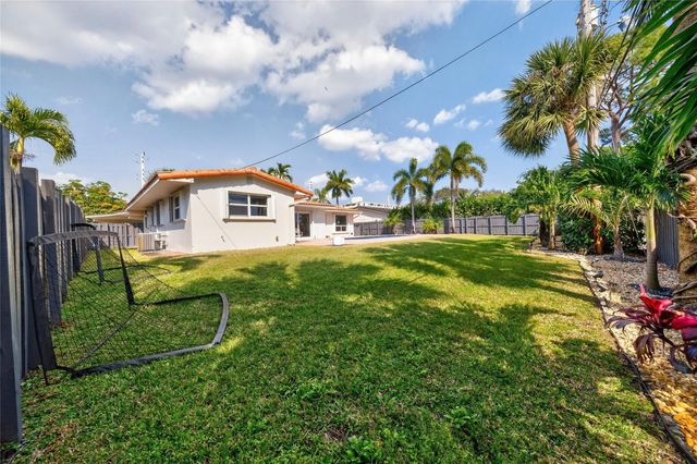 1762 NE 38th Street, Oakland Park, FL 33334