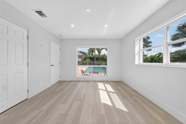 1762 NE 38th Street, Oakland Park, FL 33334