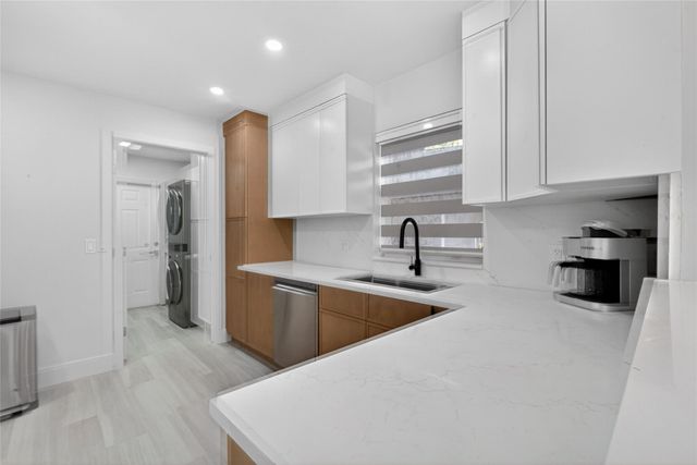 1762 NE 38th Street, Oakland Park, FL 33334