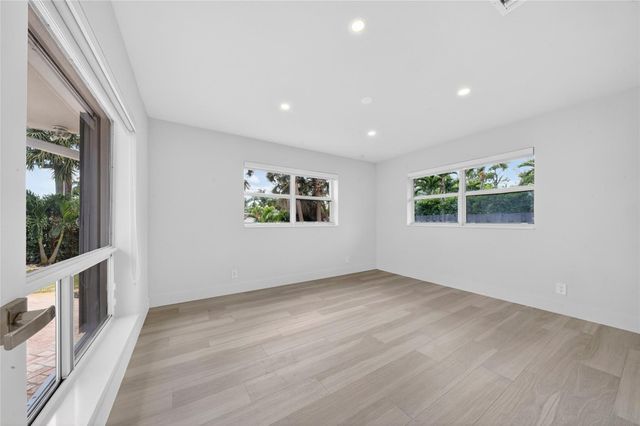 1762 NE 38th Street, Oakland Park, FL 33334