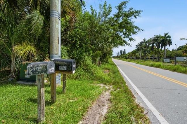 3761 C Road, Loxahatchee Groves, FL 33470
