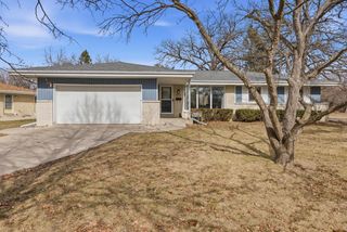 6000 Oakwood LANE, Greendale, WI 53129