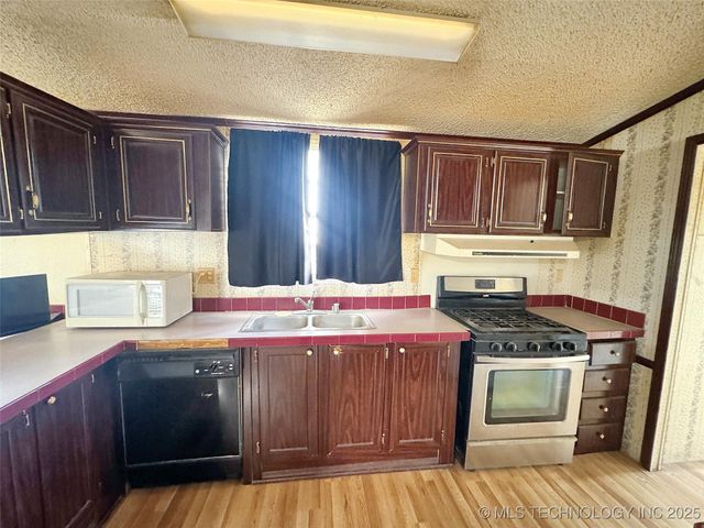 26046 E 813 Road, Welling, OK 74471