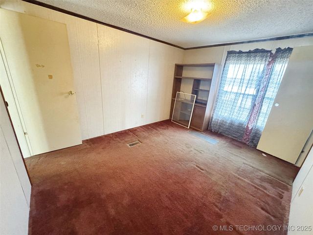 26046 E 813 Road, Welling, OK 74471