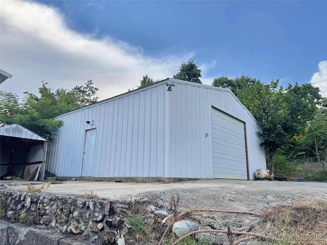 26046 E 813 Road, Welling, OK 74471