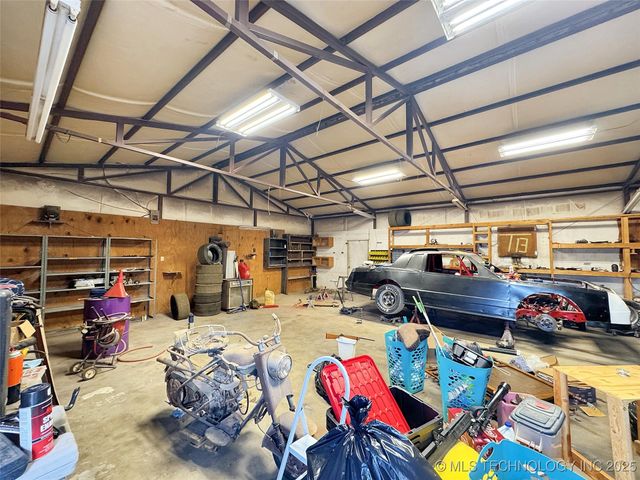 26046 E 813 Road, Welling, OK 74471