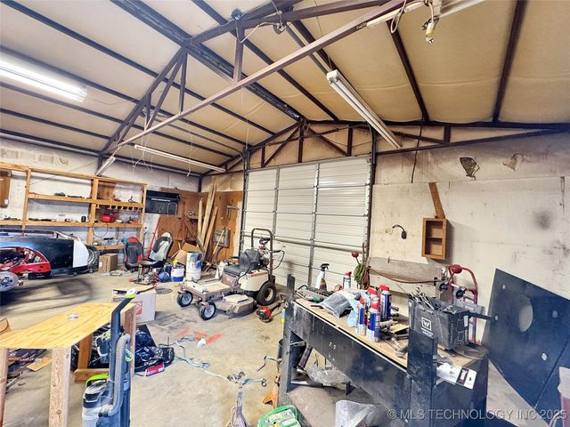 26046 E 813 Road, Welling, OK 74471