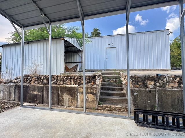 26046 E 813 Road, Welling, OK 74471