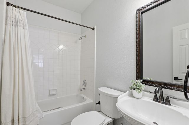 2118 Wild Dunes Cir, Katy, TX 77450