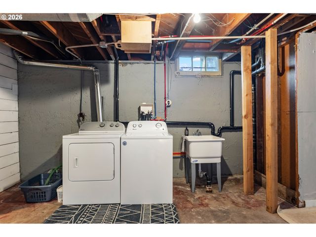 5555 Se STARK St, Portland, OR 97215