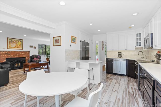10 Deborah Lane, Chappaqua, NY 10514
