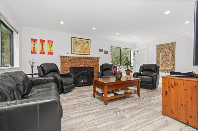 10 Deborah Lane, Chappaqua, NY 10514