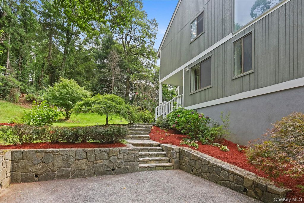 10 Deborah Lane, Chappaqua, NY 10514 — photo 4
