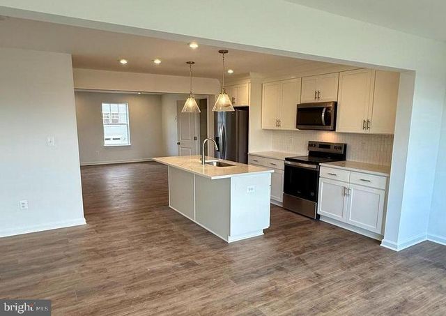 45 NYMPH RD, Inwood, WV 25428