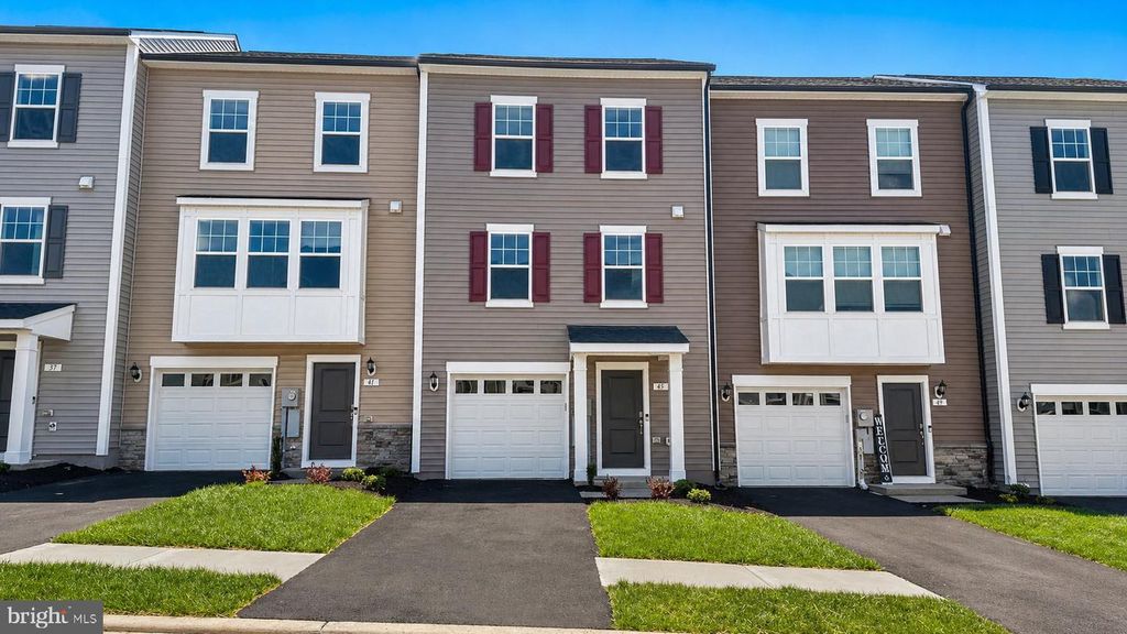 45 NYMPH RD, Inwood, WV 25428