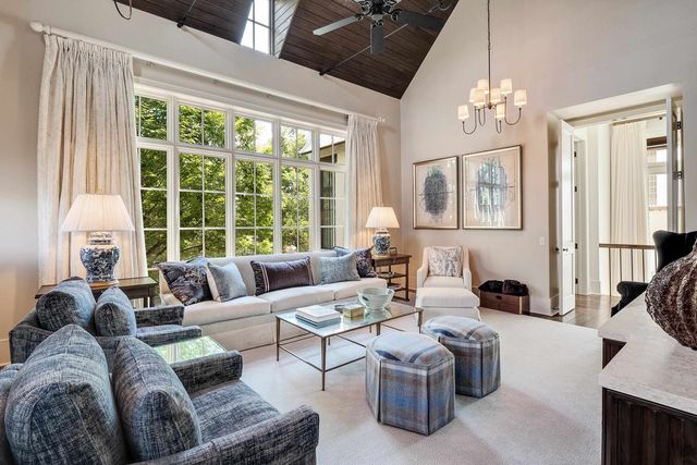 551 MAGNOLIA MOUND DR, Memphis, TN 38103