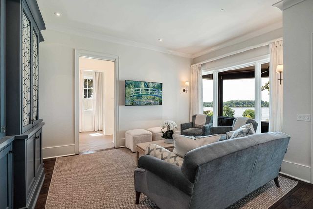 551 MAGNOLIA MOUND DR, Memphis, TN 38103