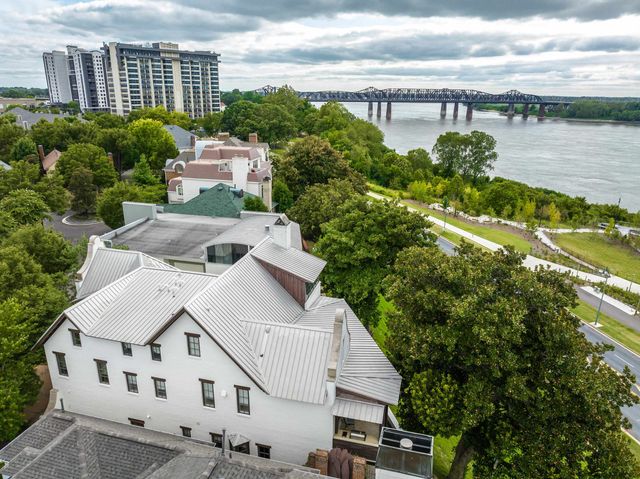 551 MAGNOLIA MOUND DR, Memphis, TN 38103